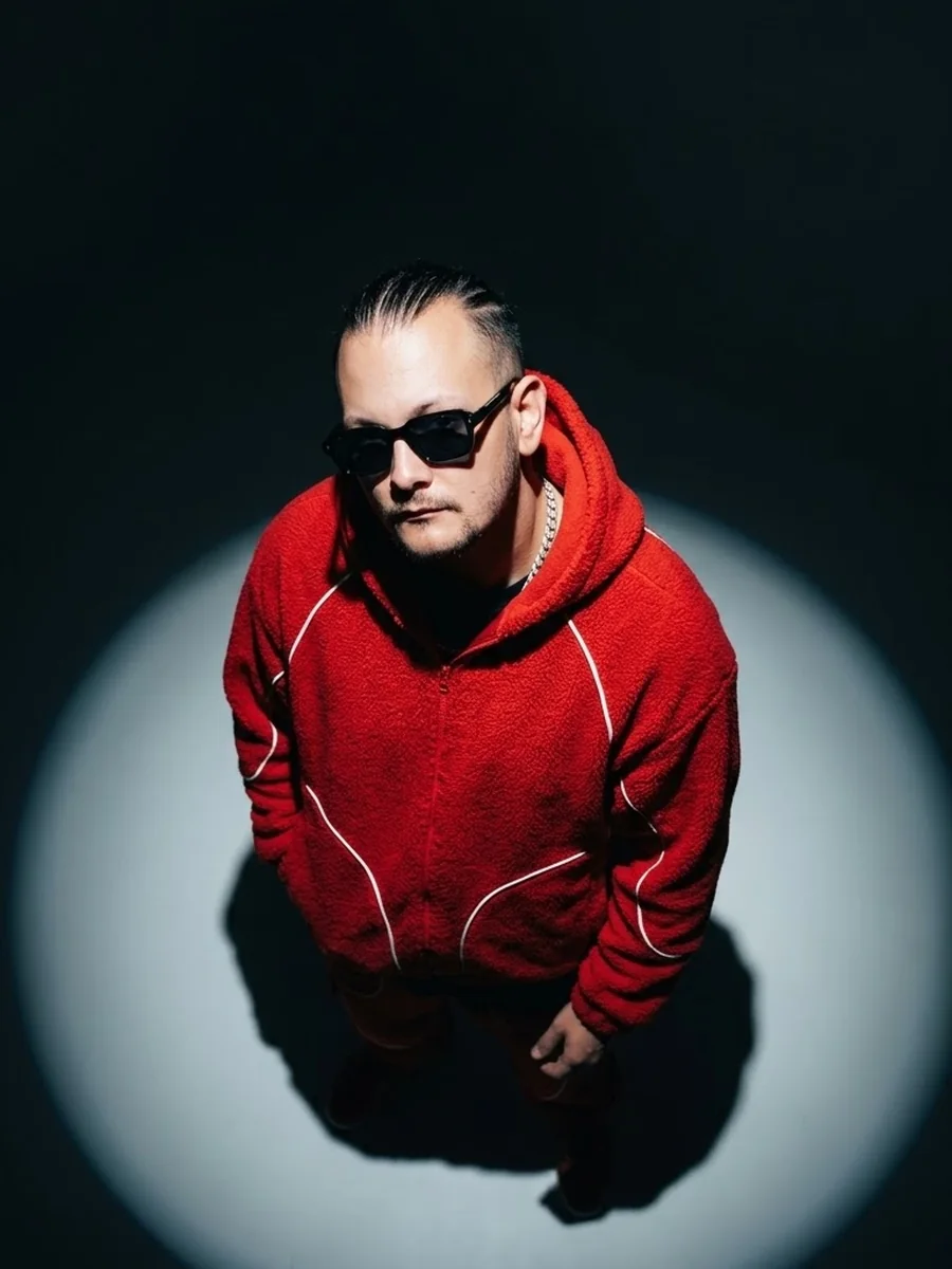 ScarnB im Spotlight, Blick nach oben